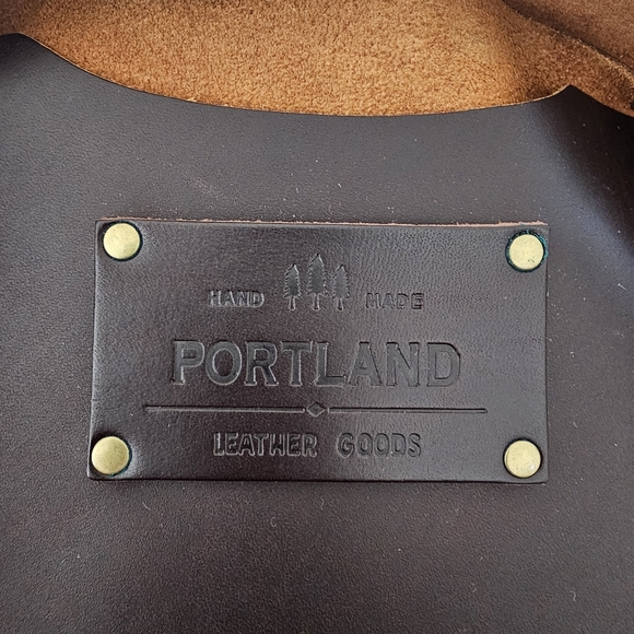 Portland Leather Medium Tote - Picture 6 of 8